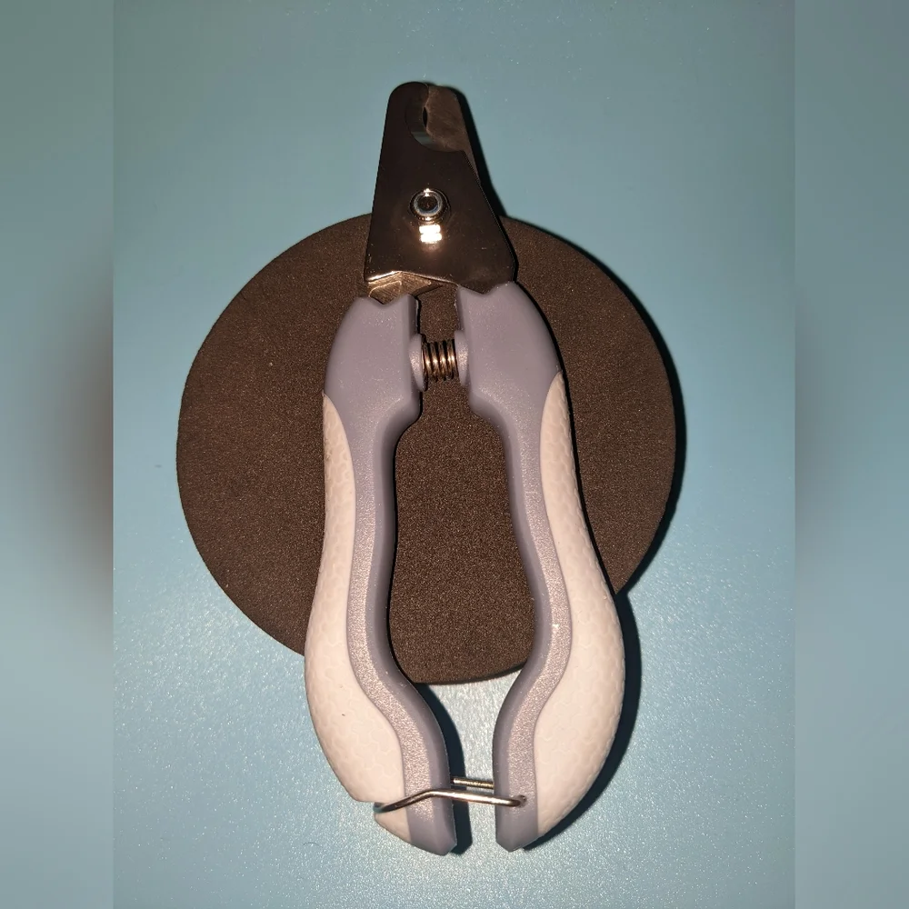 Nail clippers for small to medium size dogs and all cats